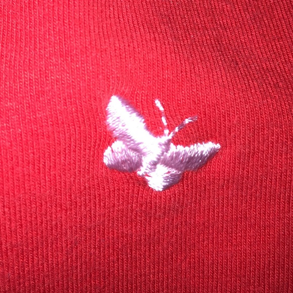 ⭐️ FREE ⭐️ with another purchase Gap red shirt - Picture 4 of 4